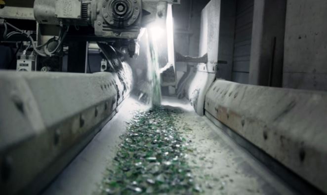 Ako prebieha recyklácia skla? Pozrite si, ako recykluje sklo Vetropack Nemšová